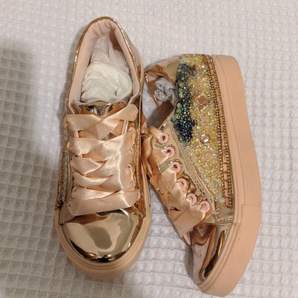 Beautiful Shoes - Picture 2 of 7